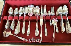1847 Rogers Bros Silverware DAFFODIL 89 Piece Set in Wooden Box Chest