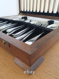 40 Piece 4 Person Cutlery Set, Wooden Presentation Box Traditional Complete Set