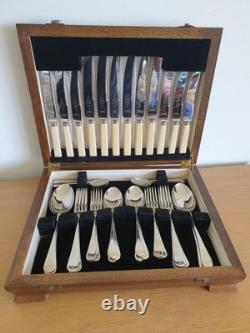 40 Piece 4 Person Cutlery Set, Wooden Presentation Box Traditional Complete Set