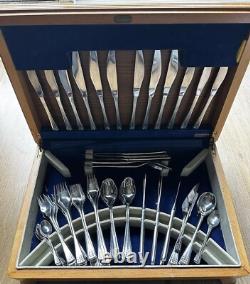 89 Piece of Arthur Price Cutlery Set with wooden box