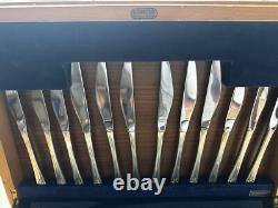 89 Piece of Arthur Price Cutlery Set with wooden box