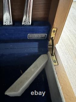 89 Piece of Arthur Price Cutlery Set with wooden box