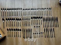 89 Piece of Arthur Price Cutlery Set with wooden box