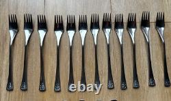 89 Piece of Arthur Price Cutlery Set with wooden box