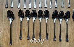 89 Piece of Arthur Price Cutlery Set with wooden box