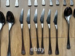89 Piece of Arthur Price Cutlery Set with wooden box