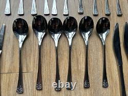 89 Piece of Arthur Price Cutlery Set with wooden box