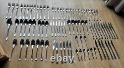 89 Piece of Arthur Price Cutlery Set with wooden box