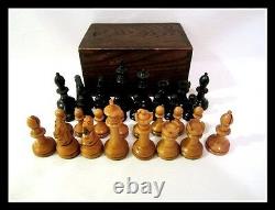 American Vintage E. S. Lowe or Drueke wood carved chess set Felted in wood box