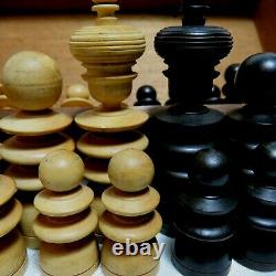 Antique c. 1900-1920 Regency Wooden Chess Set Boxed Ebony Boxwood Chip Carved Box