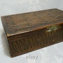 Antique c. 1900-1920 Regency Wooden Chess Set Boxed Ebony Boxwood Chip Carved Box