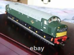 Bachmann 00 Gauge Anniversary Set A1 Sir Walter Scott & Class 40 In Wooden Box