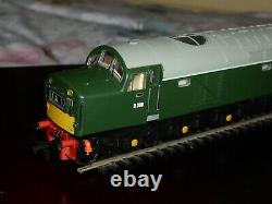 Bachmann 00 Gauge Anniversary Set A1 Sir Walter Scott & Class 40 In Wooden Box