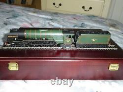 Bachmann 00 Gauge Anniversary Set A1 Sir Walter Scott & Class 40 In Wooden Box