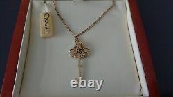 Beautiful Clogau 14ct Gold Kensington Key Diamond Set Pendant. Wooden Box