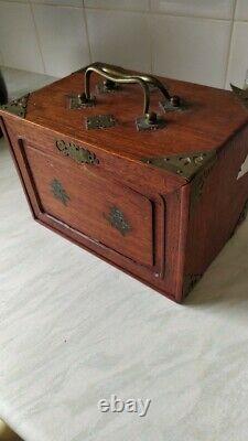 Beautiful Vintage Mah-Jongg set, original instructions, score card & wooden box