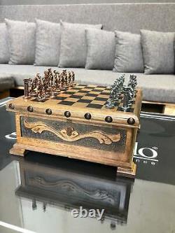 Chess Set Wooden Puzzle Box Chess Board with Zamak Chess Pieces 20x20x12 cm