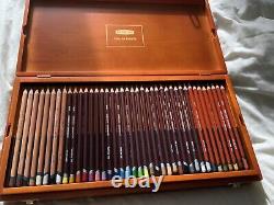 Classic Wood Box 120 Derwent Artist Colour