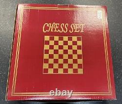 ENGLAND VS SCOTLAND Handpainted Chess Set with Wooden Chessboard & Box. MC 84414