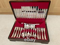 FANTASTIC SILVER PLATED CANTEEN OF CUTLERY (86 Pieces) SET IN WOODEN BOX