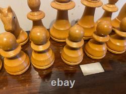 Large Vintage Wooden Chess Set In A Beautiful Wooden Box, Felted/lacqurd (333uch)