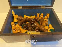 Large Vintage Wooden Chess Set In A Beautiful Wooden Box, Felted/lacqurd (333uch)