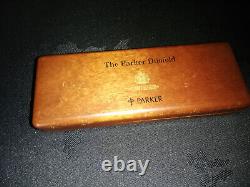 Lovely Parker duofold pen set in wooden box