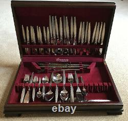 ONEIDA Community 104 piece Stainless Steel Cutlery Set with Original Wooden Box