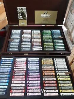Rembrant Artists Full Size Soft Pastels Wooden Box Set 150 Assorted