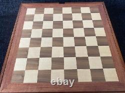 Robin Hood versus Prince John chess set in Wooden storage box RARE