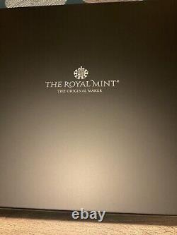 Royal mint collectors set Wooden Box Inc Journal/Coin Wallet/Pen/Scales BNIB