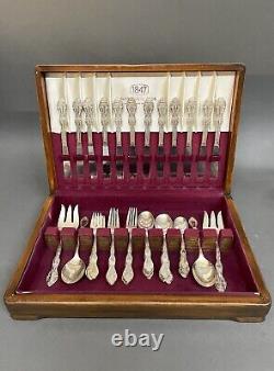 Stunning Vintage Set of 56 WM Rogers & Sons Flatware Silver Plate In Wooden Box