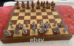 VINTAGE Chinese 32 Pieces Chess Set White Golden In Lined Wooden BoxRARE