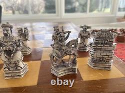 VINTAGE Chinese 32 Pieces Chess Set White Golden In Lined Wooden BoxRARE