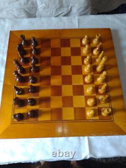 VINTAGE GAME-WOODEN BOX Large Masive CHESS With a FULL SET 32 Wooden PIECES