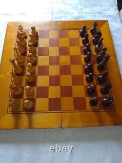 VINTAGE GAME-WOODEN BOX Large Masive CHESS With a FULL SET 32 Wooden PIECES