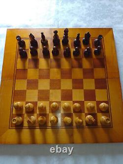 VINTAGE GAME-WOODEN BOX Large Masive CHESS With a FULL SET 32 Wooden PIECES