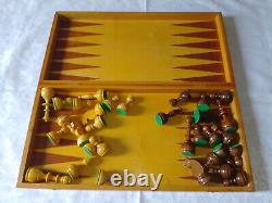 VINTAGE GAME-WOODEN BOX Large Masive CHESS With a FULL SET 32 Wooden PIECES