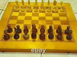 VINTAGE GAME-WOODEN BOX Large Masive CHESS With a FULL SET 32 Wooden PIECES