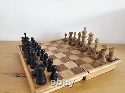 Vintage Staunton style Chess Set in a wooden box. King 85mm