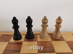 Vintage Staunton style Chess Set in a wooden box. King 85mm