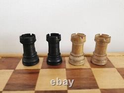 Vintage Staunton style Chess Set in a wooden box. King 85mm