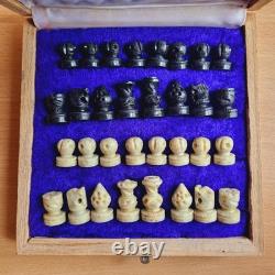 Vintage Travel Wooden Box Marble Top Stone Pieces Chess Set Game