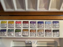 Vintage Winsor & Newton Artists Water Colour Wooden Case Box Set of 16 Half Pans