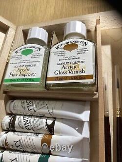Vintage Winsor and Newton acrylic paint set in beautiful Wooden Box Unused