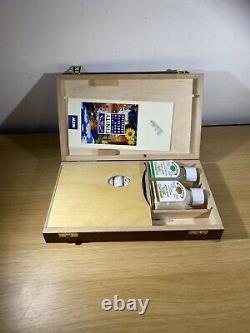 Vintage Winsor and Newton acrylic paint set in beautiful Wooden Box Unused