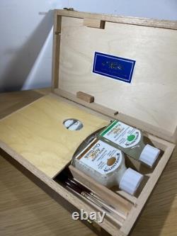 Vintage Winsor and Newton acrylic paint set in beautiful Wooden Box Unused