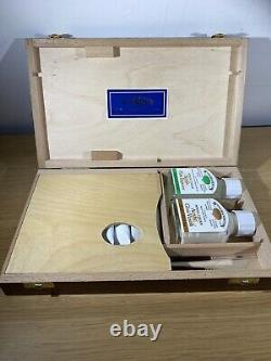 Vintage Winsor and Newton acrylic paint set in beautiful Wooden Box Unused