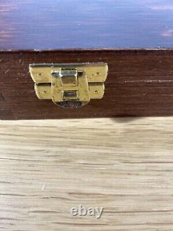 Vintage Winsor and Newton acrylic paint set in beautiful Wooden Box Unused
