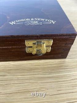 Vintage Winsor and Newton acrylic paint set in beautiful Wooden Box Unused
